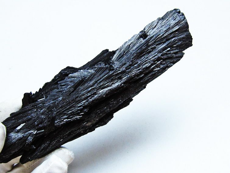 ブラック カイヤナイト 原石 一点物 171-7581