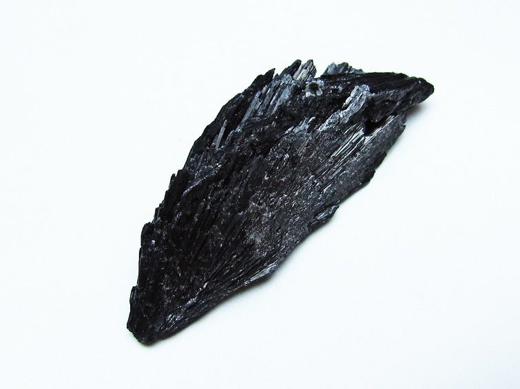 ブラック カイヤナイト 原石 一点物 171-7585