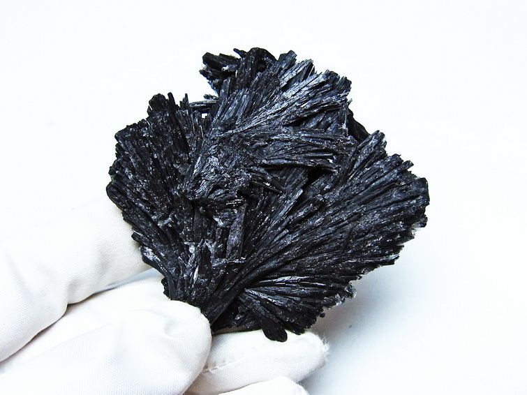 ブラック カイヤナイト 原石 一点物 171-7591