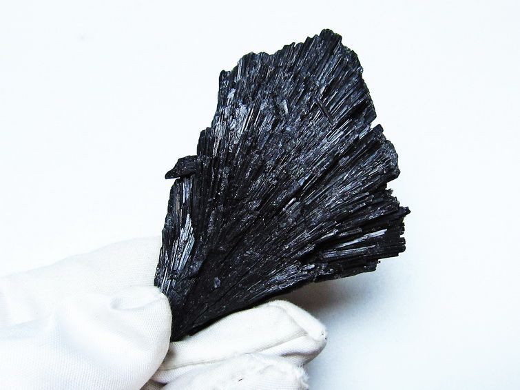ブラック カイヤナイト 原石 一点物 171-7594