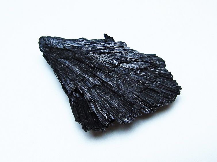 ブラック カイヤナイト 原石 一点物 171-7594