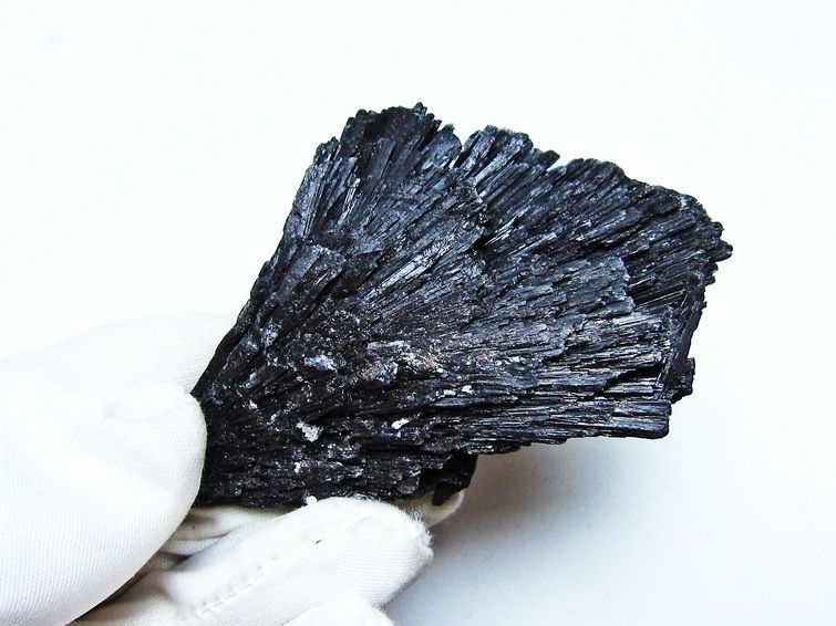 ブラック カイヤナイト 原石 一点物 171-7594