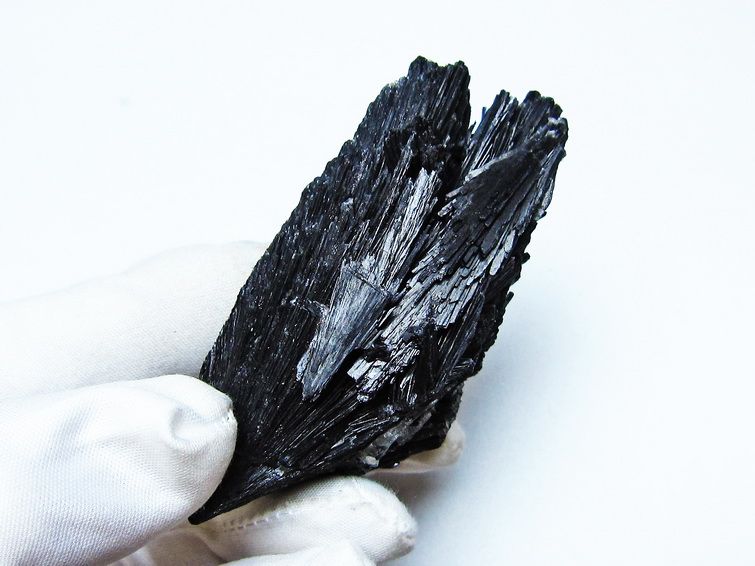 ブラック カイヤナイト 原石 一点物 171-7595
