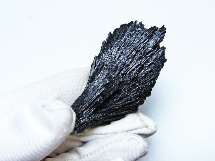 ブラック カイヤナイト 原石 一点物 171-7599