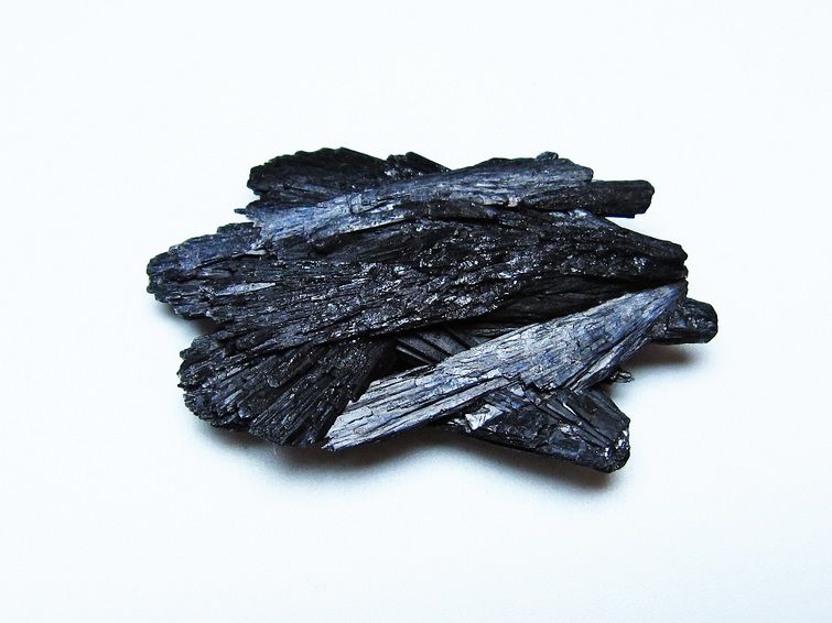 ブラック カイヤナイト 原石 一点物 171-7600