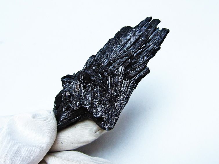 ブラック カイヤナイト 原石 一点物 171-7603
