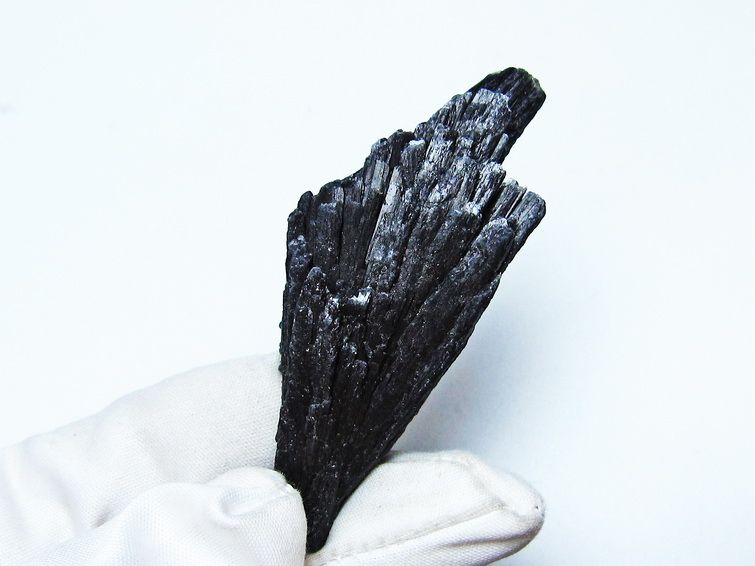 ブラック カイヤナイト 原石 一点物 171-7605