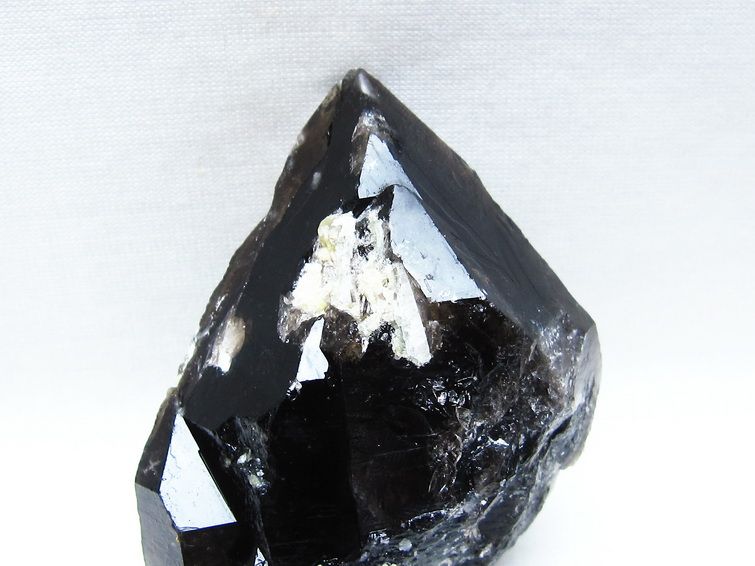モリオン 黒水晶 原石 山東省産 一点物 171-9836