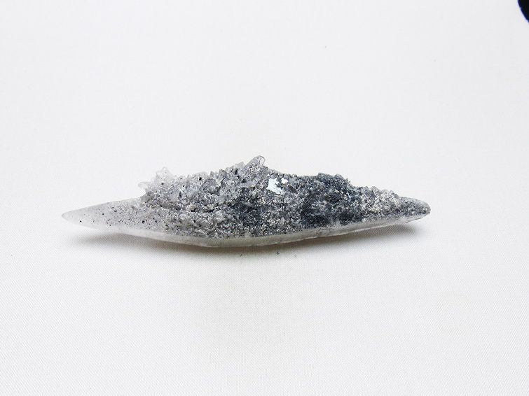 レーザークリスタル 水晶 クラスター 水晶 原石 スティブナイト 輝安鉱入り 一点物 172-3387