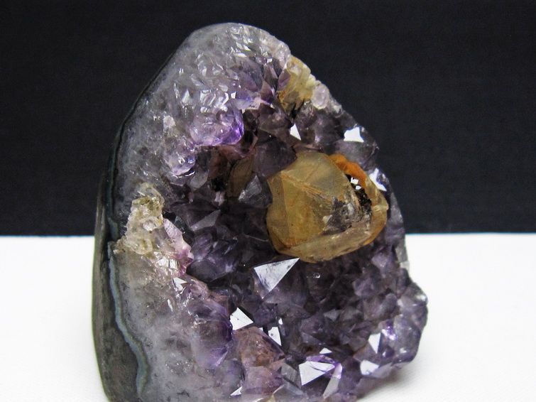 アメジスト クラスター ウルグアイ産 カルサイト共生 アメジスト 原石 amethyst 一点物 172-4211