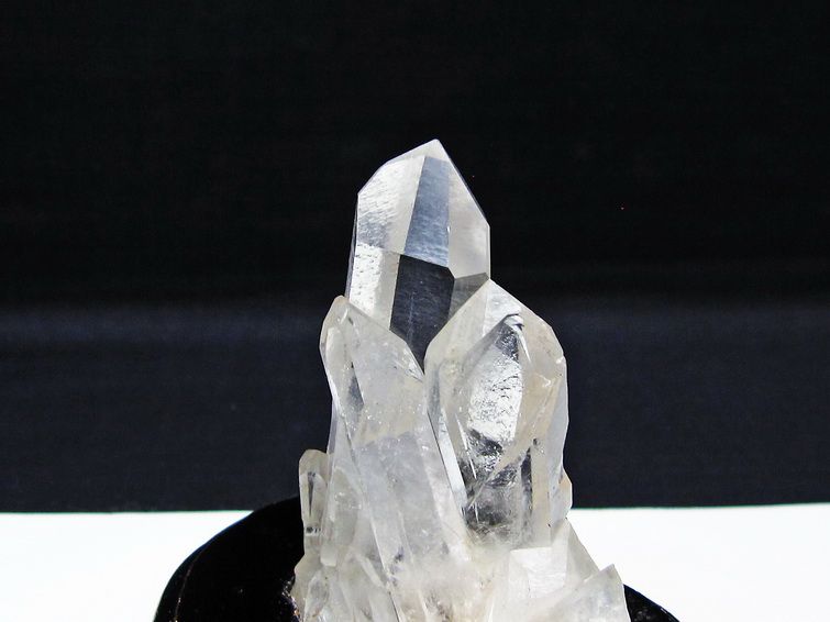 水晶 クラスター マダガスカル産 台座付属 水晶 原石 一点物 172-4372