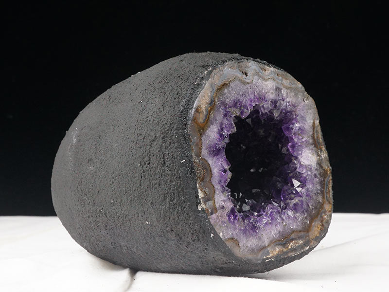 1.8Kg アメジストドーム ウルグアイ産 アメジスト サークルジオード 原石 amethyst 一点物 174-1981