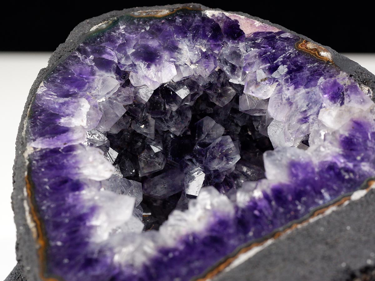 アメジストドーム 1Kg ウルグアイ産 ジオード カペーラ amethyst 一点物 174-2191