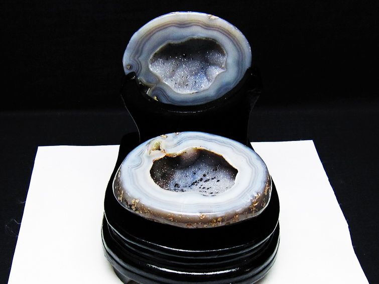 トレジャーメノウ アゲート 台座付属 原石 置物 一点物 175-1397