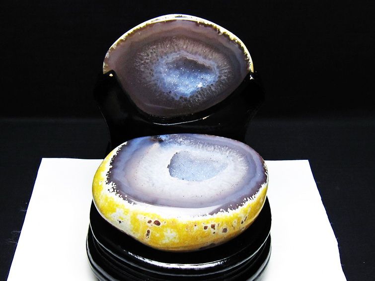 1.2Kg トレジャーメノウ アゲート 台座付属 原石 置物 一点物 175-1418