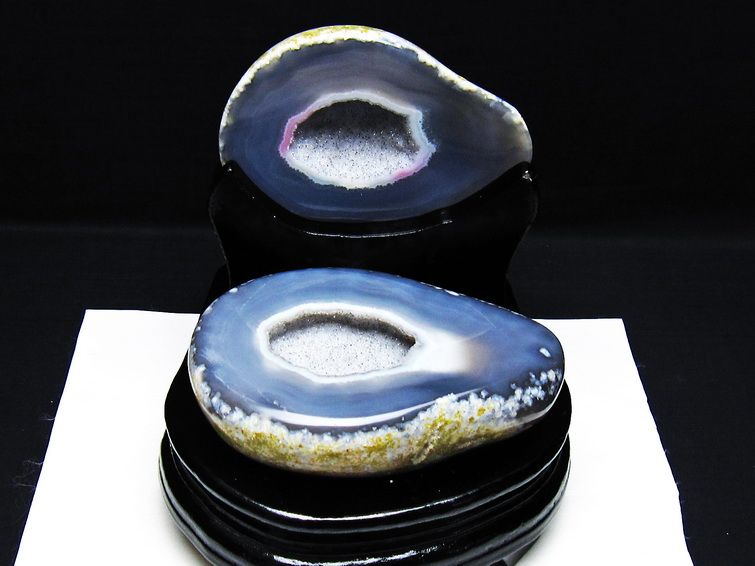 1.2Kg トレジャーメノウ アゲート 台座付属 原石 置物 一点物 175-1419