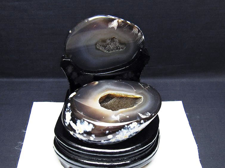 1.3Kg トレジャーメノウ アゲート 台座付属 原石 置物 一点物 175-1421