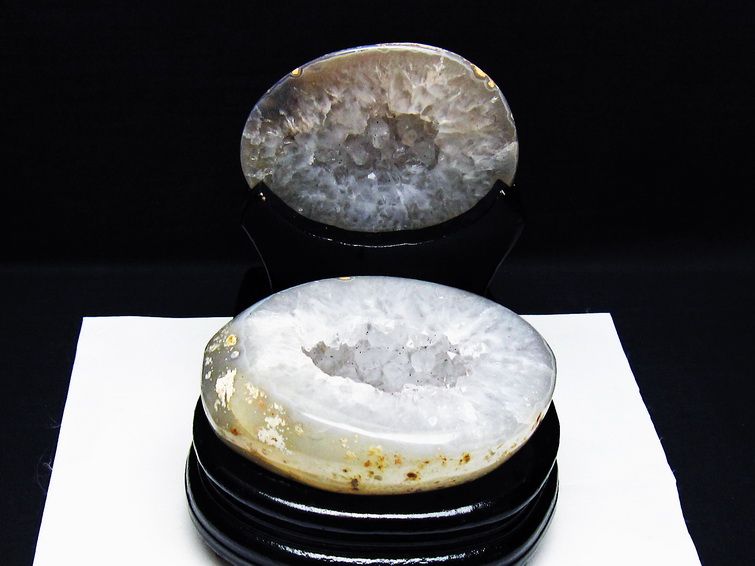 1.1Kg トレジャーメノウ アゲート 台座付属 原石 置物 一点物 175-1424