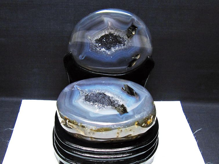 2.1Kg トレジャーメノウ アゲート ジオード 台座付属 一点物 175-1504
