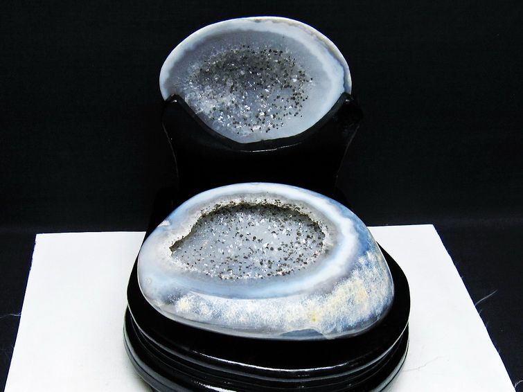 1.2Kg トレジャーメノウ アゲート ジオード 台座付属 一点物 175-1568