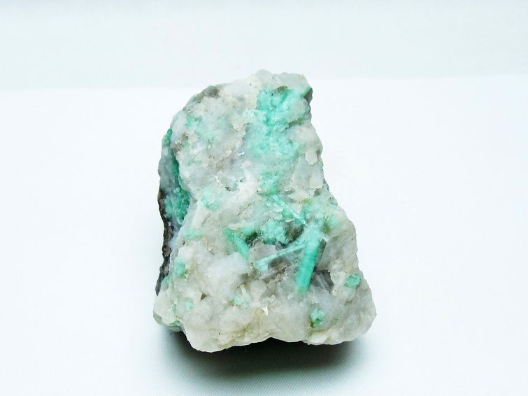 エメラルド 原石 一点物 181-3920