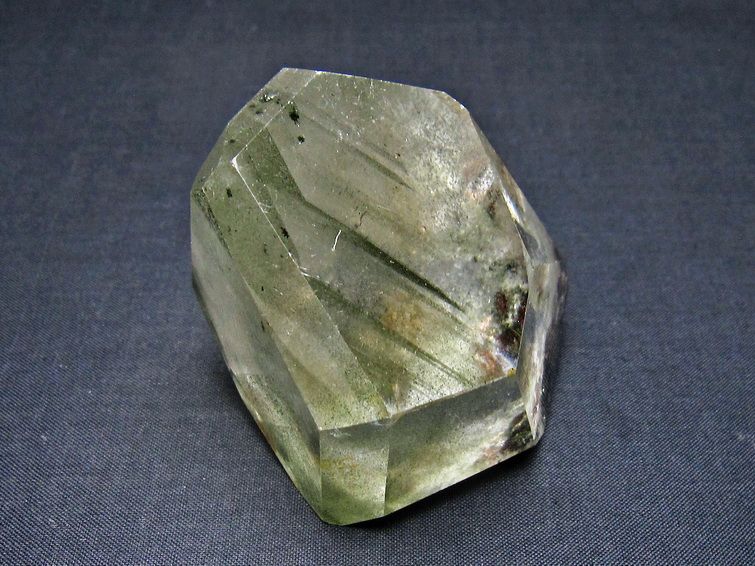 グリーンファントム 原石 ファントムクォーツ 一点物 181-4664