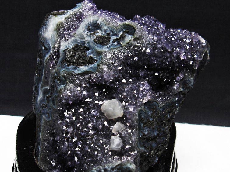 アメジスト クラスター ウルグアイ産 アメジスト 原石 置物 amethyst アメシスト 台座付属 カルサイト付き 花型 一点物 182-6234