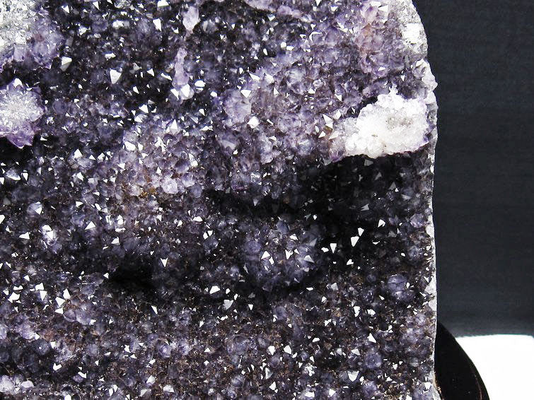 1.9Kg アメジスト クラスター ウルグアイ産 アメジスト 原石 amethyst 台座付属 花型 一点物 182-6477