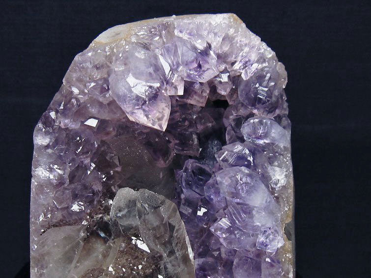 1.5Kg アメジスト クラスター ウルグアイ産 アメジスト 原石 amethyst 台座付属 カルサイト付き 一点物 182-7001