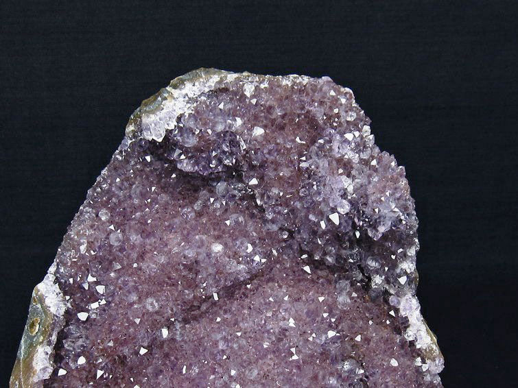 1.7Kg アメジスト クラスター ウルグアイ産 アメジスト 原石 amethyst 台座付属 花型 一点物 182-7047