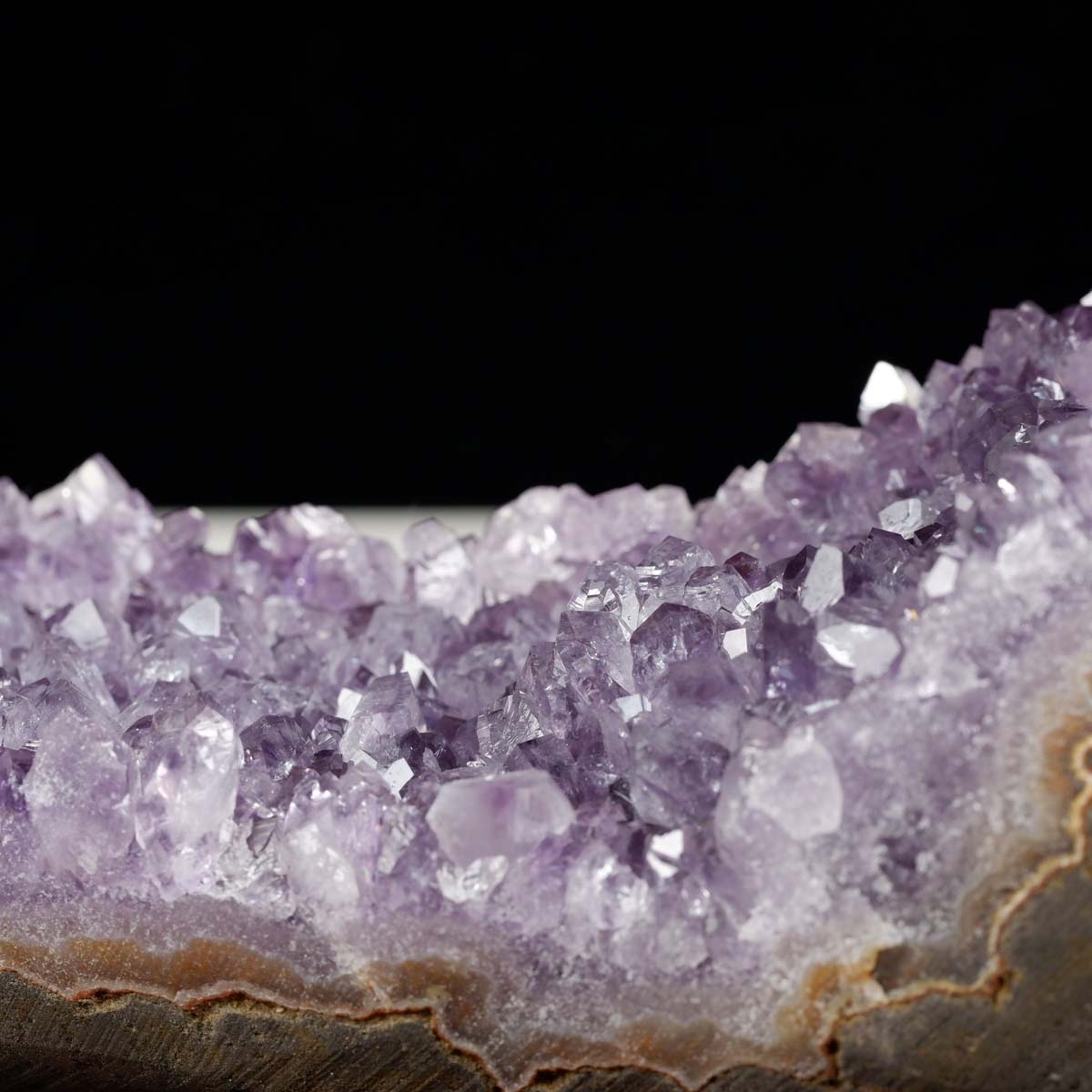 アメジスト クラスター ウルグアイ産 アメジスト 原石 amethyst 台座付属 花型 一点物 182-7070
