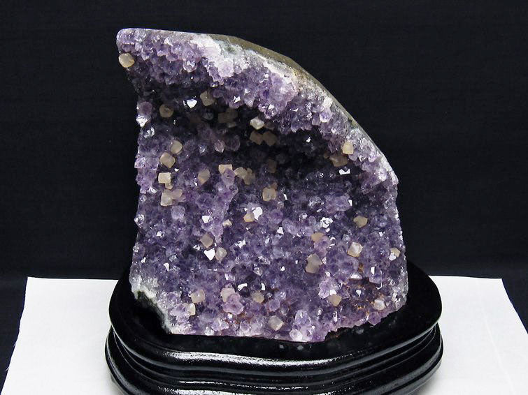 1.9Kg アメジスト クラスター ウルグアイ産 アメジスト 原石 amethyst 台座付属 カルサイト付き 花型 一点物 182-7087
