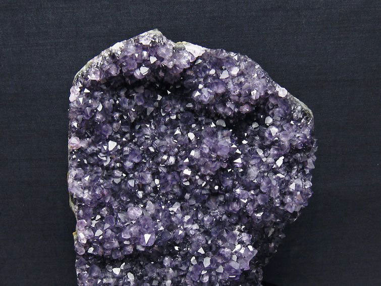 1.3Kg アメジスト クラスター ウルグアイ産 アメジスト 原石 amethyst 台座付属 花型 一点物 182-7094