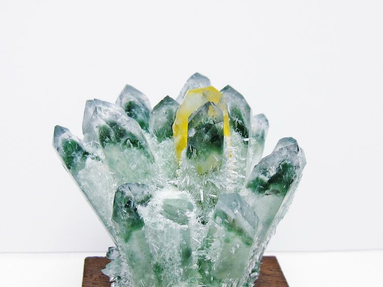 緑水晶 クラスター 原石 置物 台座付属 一点物 182-7346