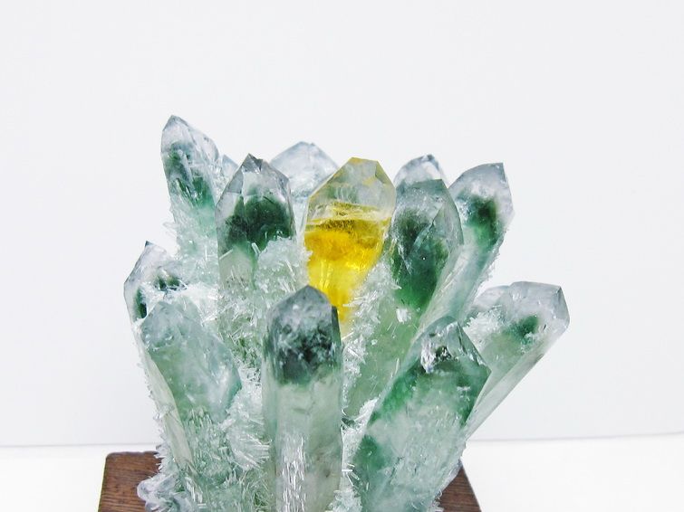 緑水晶 クラスター 原石 置物 台座付属 一点物 182-7346