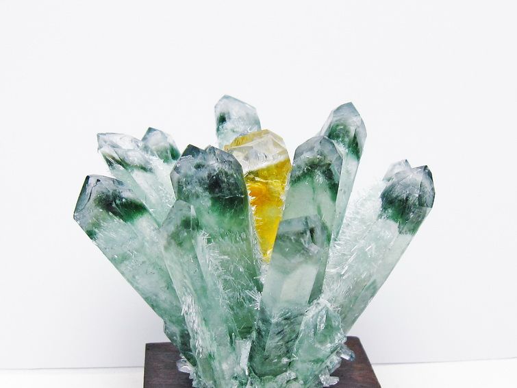 緑水晶 クラスター 原石 置物 台座付属 一点物 182-7353
