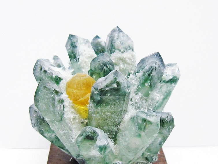 緑水晶 クラスター 原石 置物 台座付属 一点物 182-7356