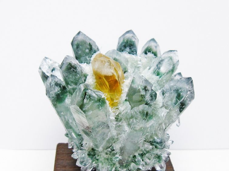 緑水晶 クラスター 原石 台座付属 一点物 182-7364
