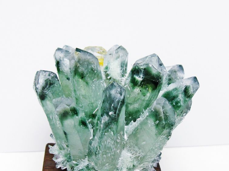 緑水晶 クラスター 原石 台座付属 一点物 182-7366