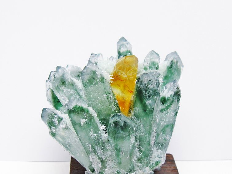 緑水晶 クラスター 原石 台座付属 一点物 182-7368