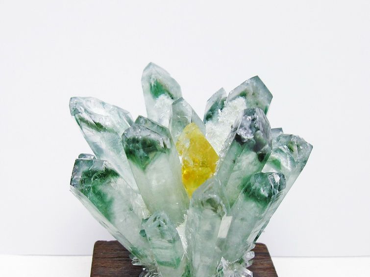緑水晶 クラスター 原石 台座付属 一点物 182-7371