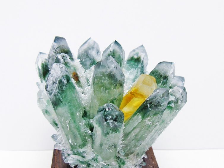 緑水晶 クラスター 原石 台座付属 一点物 182-7376