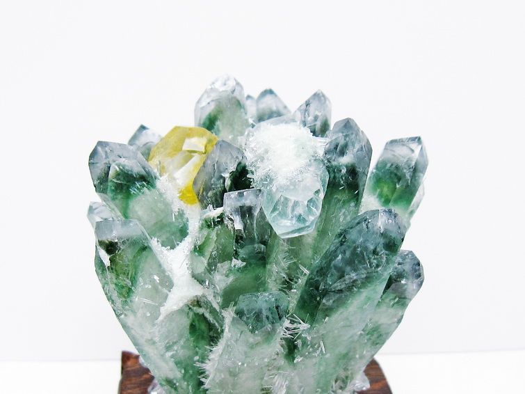 緑水晶 クラスター 原石 台座付属 一点物 182-7378