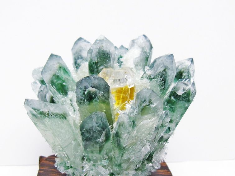 緑水晶 クラスター 原石 台座付属 一点物 182-7384