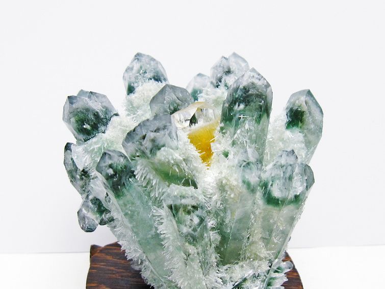 緑水晶 クラスター 原石 台座付属 一点物 182-7386