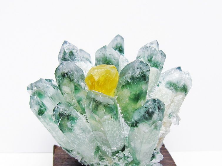 緑水晶 クラスター 原石 台座付属 一点物 182-7391