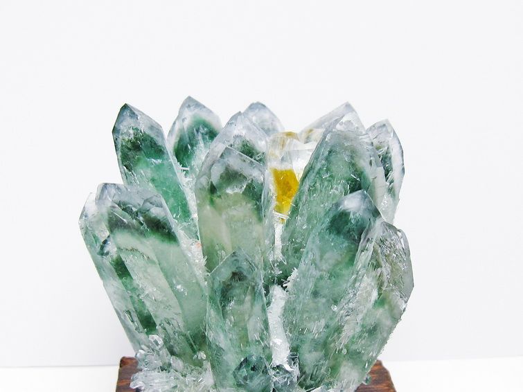 緑水晶 クラスター 原石 台座付属 一点物 182-7393