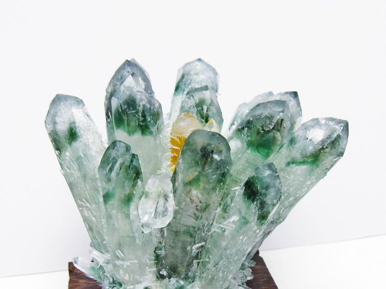 緑水晶 クラスター 原石 台座付属 一点物 182-7402