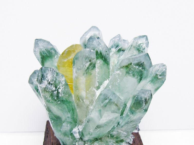 緑水晶 クラスター 原石 台座付属 一点物 182-7424