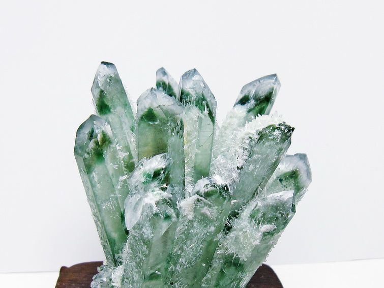 緑水晶 クラスター 原石 台座付属 一点物 182-7463